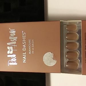 Red aspen nail dashes